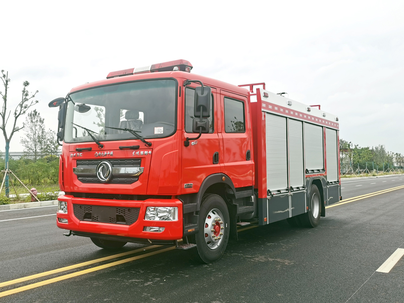 東風多利卡D9-8噸泡沫消防車